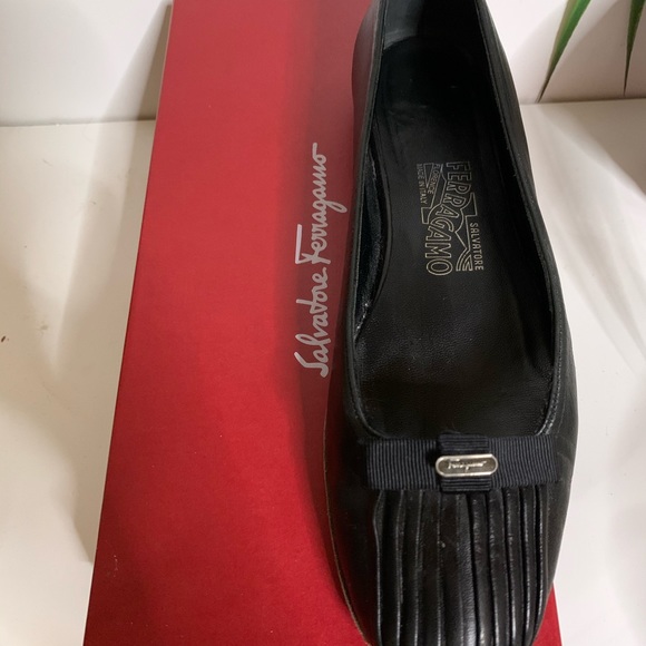 Salvatore Ferragamo Black Leather Women's Shoes - Picture 8 of 8